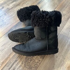 Womens Black UGG Fur-Lined Boots